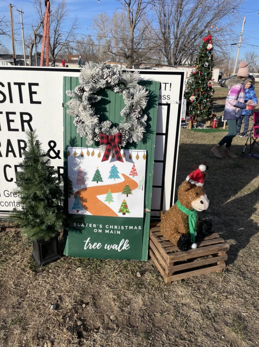 sign of the tree walk for x-mas on main